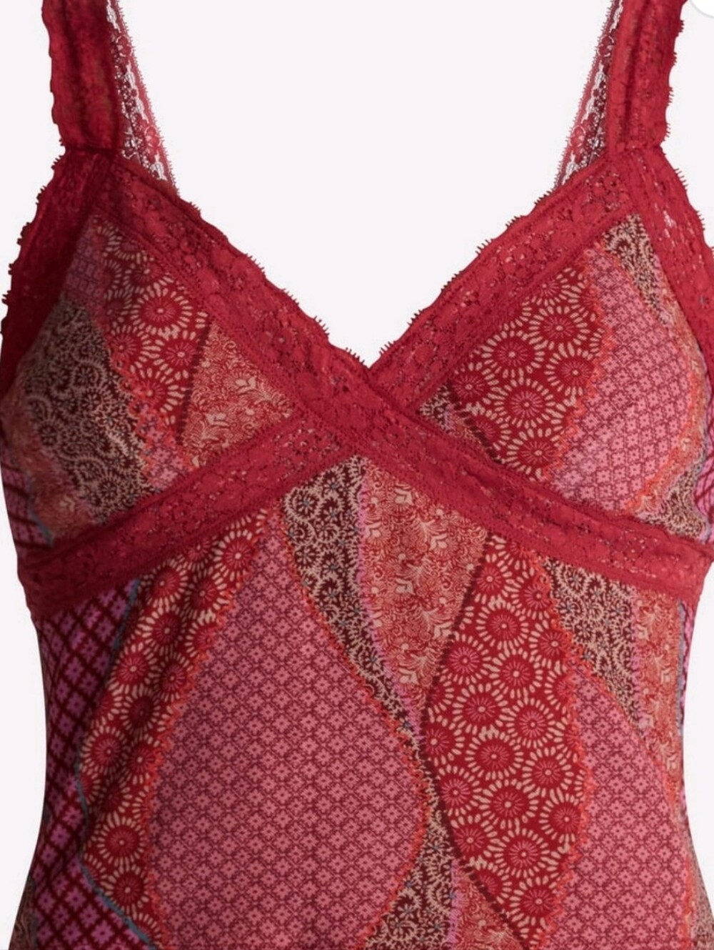 No Boundaries Mesh Lace Triangle Tank Top, Women'